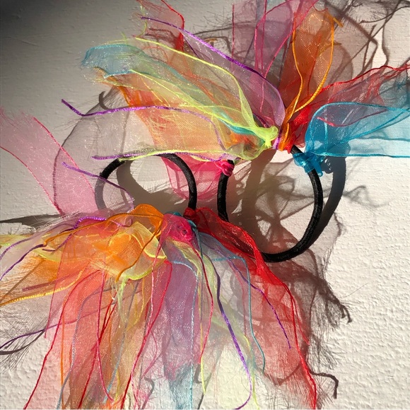 Girls 18 piece FANCY hair accessory bundle; clips, scrunchies, & headbands - Picture 5 of 16